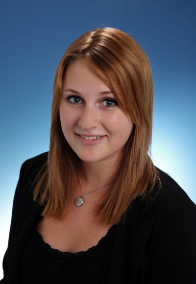 Juliane Menl. Juliane Menl.